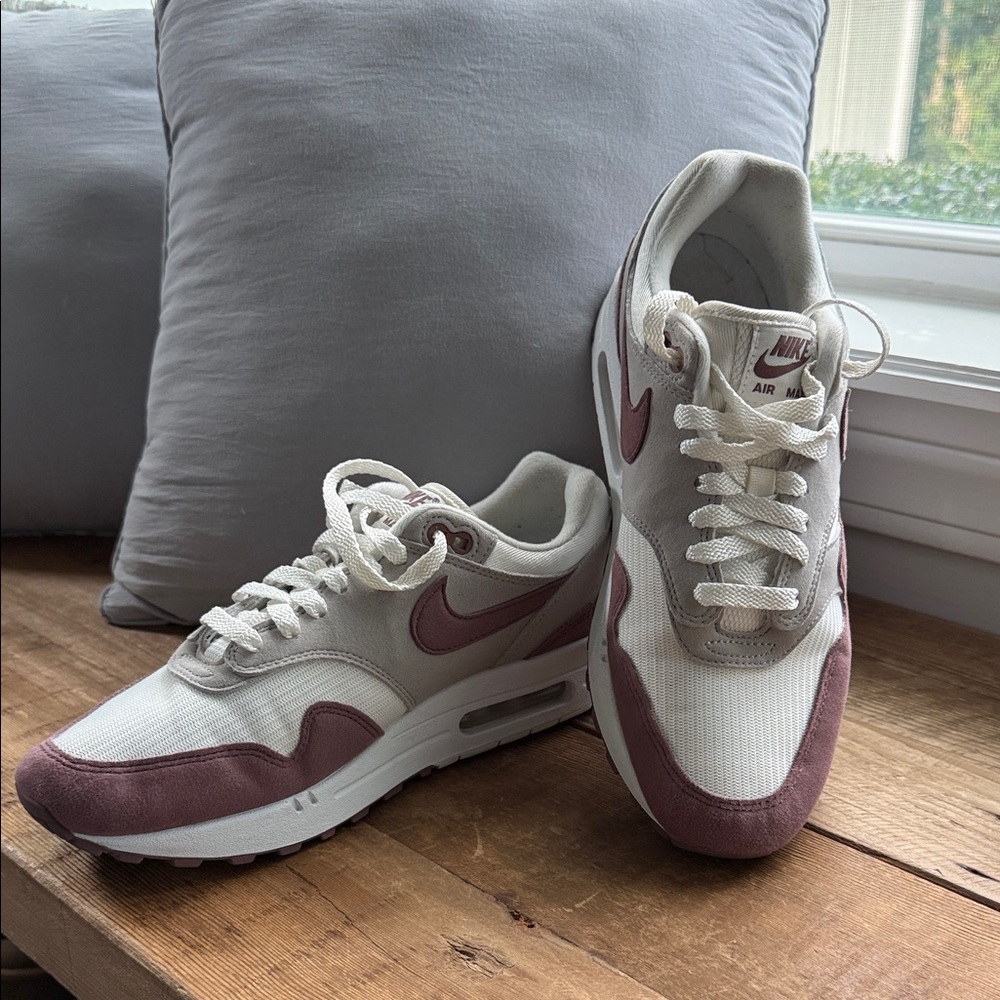 Nike Air Max 1 ‘87 Size 10.5 Smokey Mauve